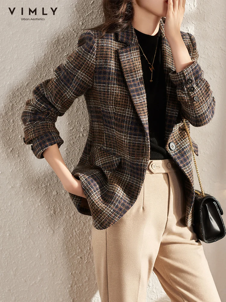 Пиджак женский шерстяной в клетку с отворотами и карманами F8623 для зимы 2020 |