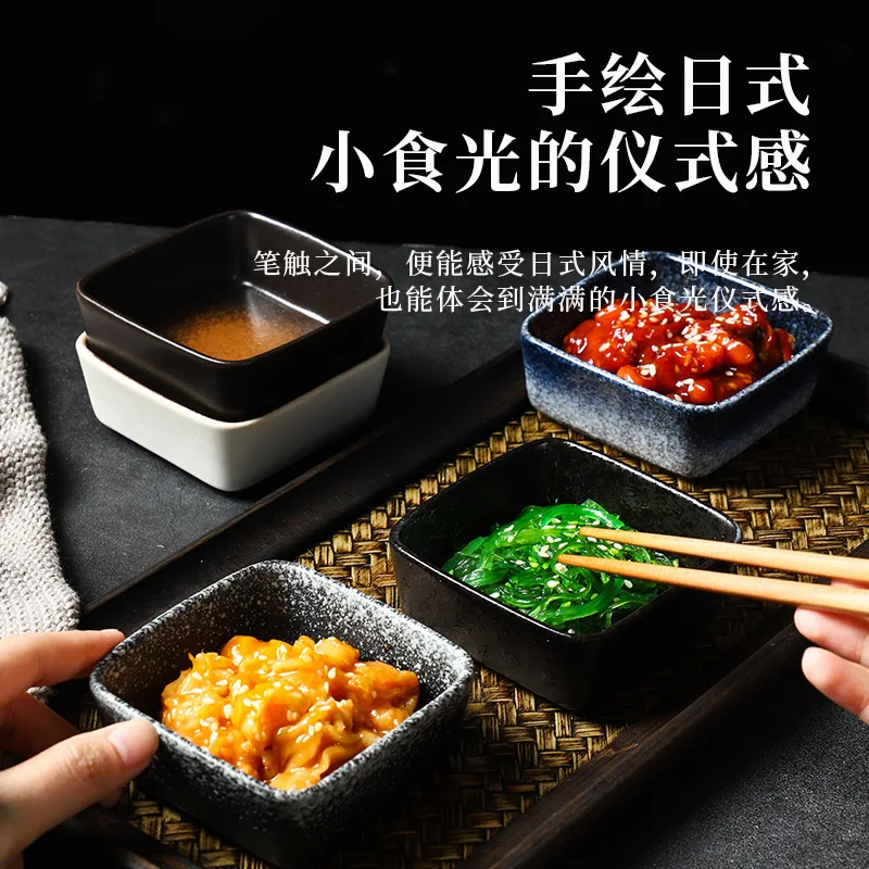 

Керамическая маленькая тарелка, креативная тарелка для приправ, японская стандартная тарелка для уксуса, домашние столовые приборы, тарелк...