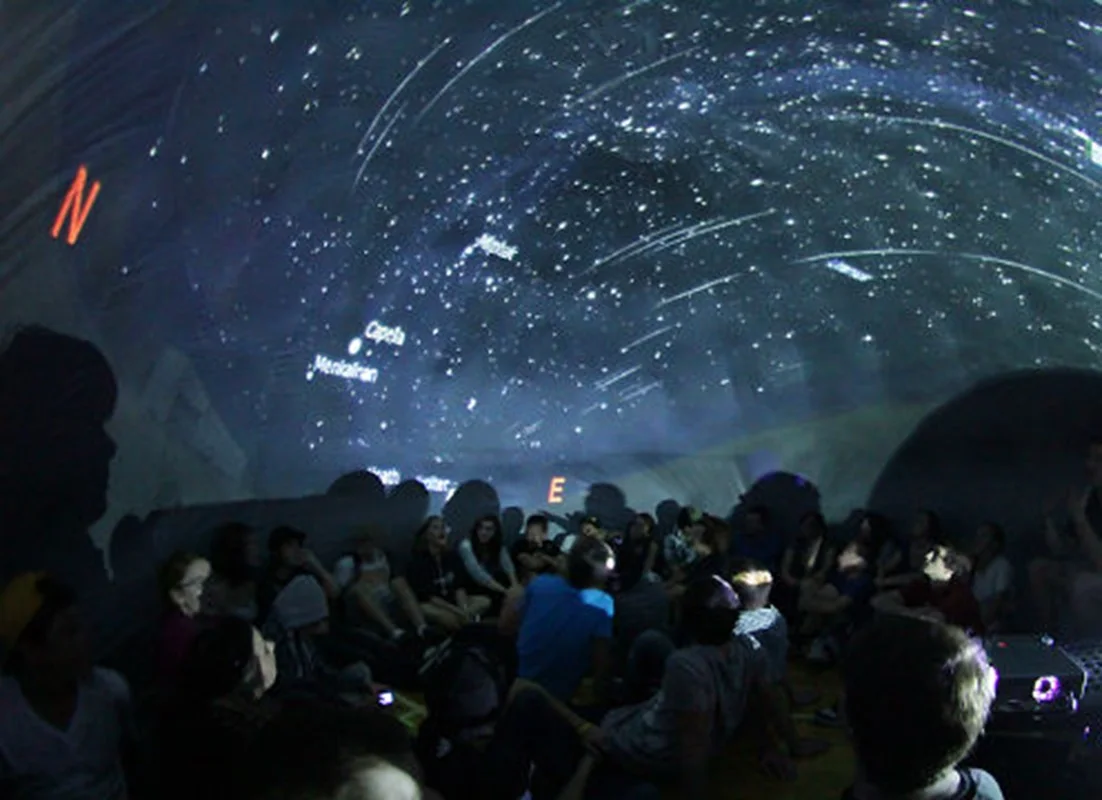 мобильный планетарий 3д. планетарий улан-удэ. мобильный планетарий 3д. передвижной планетарий. мобильный планетарий vivitek.