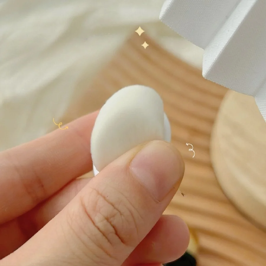 Маникюрная щетка-кольцо для чистки ногтей