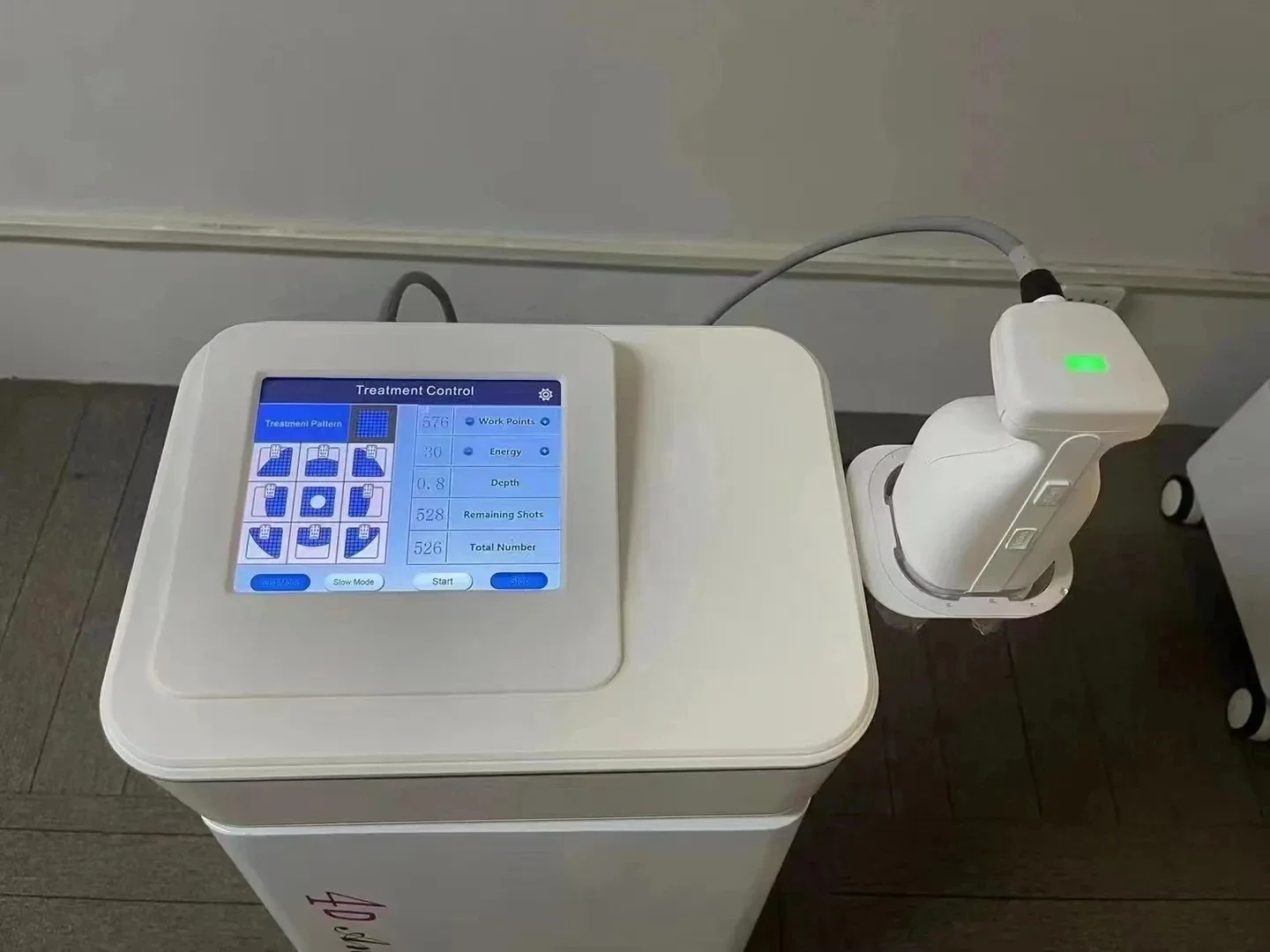 Машина для устранения дефектов тела и липосакции