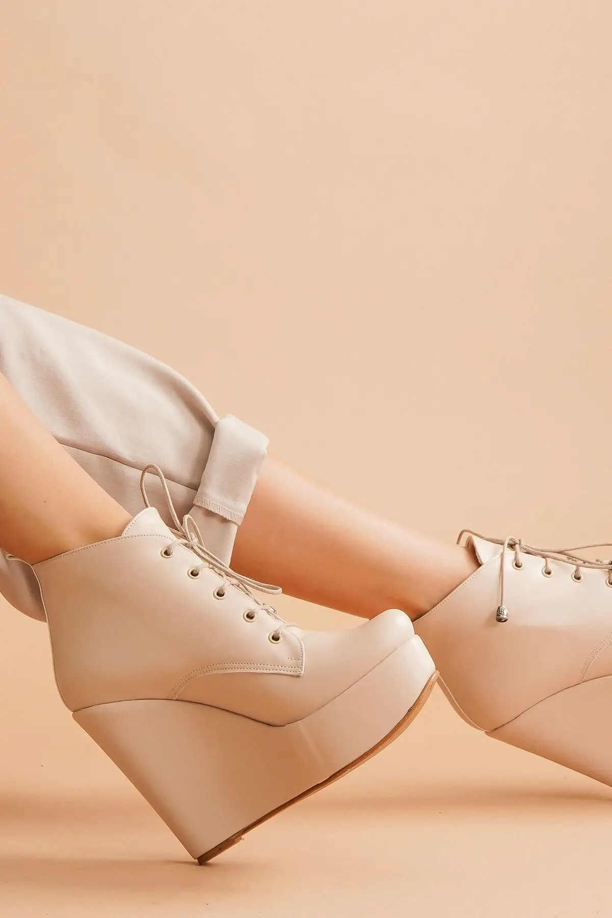 

Women's Fashion Lady Laced elephants Heels Boots