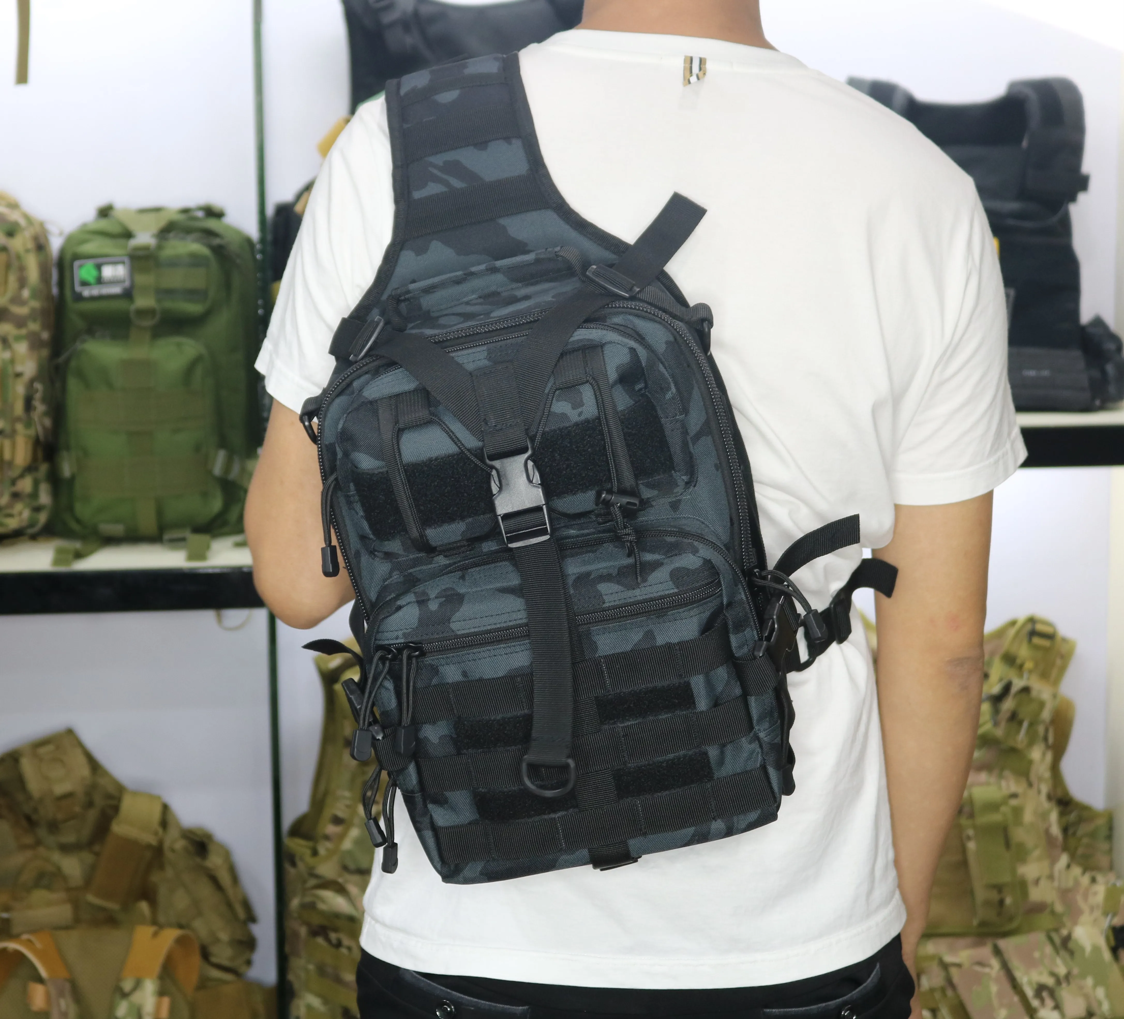 

В наличии, легкая тактическая армейская сумка 900D из ткани Оксфорд, мужская сумка-слинг через плечо для спорта на открытом воздухе, дорожный ...