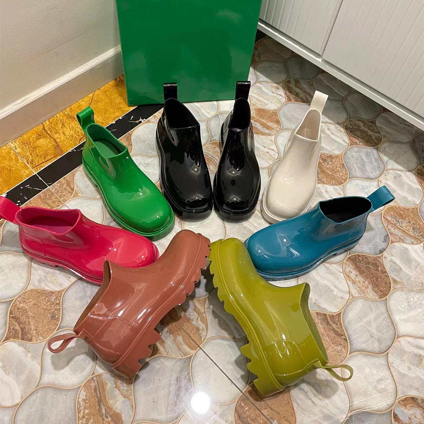

Plush Size 35-44 Unisex Luxury Brand Design Women Round Toe Candy Color Rain Boots Low Ankle Slip on Men Ankle Shoes