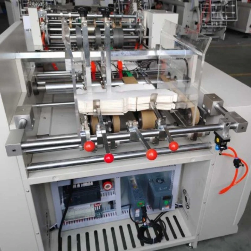 Высокоскоростная автоматическая формовочная машина для изготовления лотков