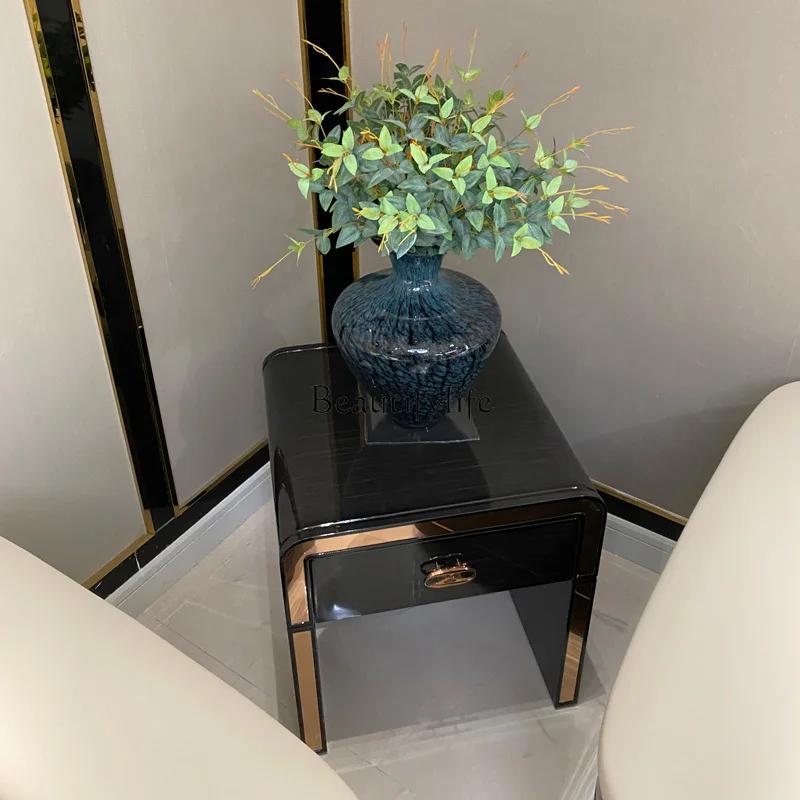 Итальянский уголок из массива дерева несколько углов светлый роскошный