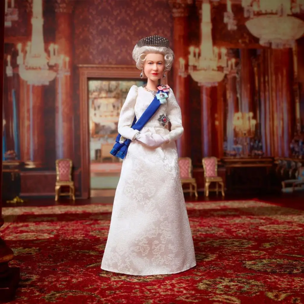 

2022 Queen Elizabeth Ii Doll Platinum Jubilee Toy Royalty Monarchy For Collectors Christmas Gift NEW 11.5inch Queen Souvenir