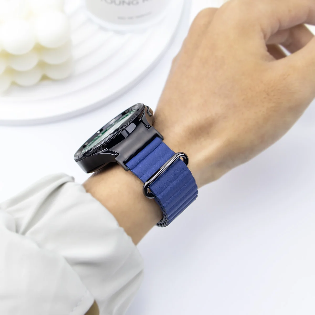 Ремешок Магнитный изогнутый для часов быстросъемный браслет Samsung Galaxy Watch 6 Classic 43 47