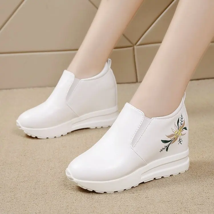 Женские кроссовки корейская женская обувь теннисная на платформе женские розы