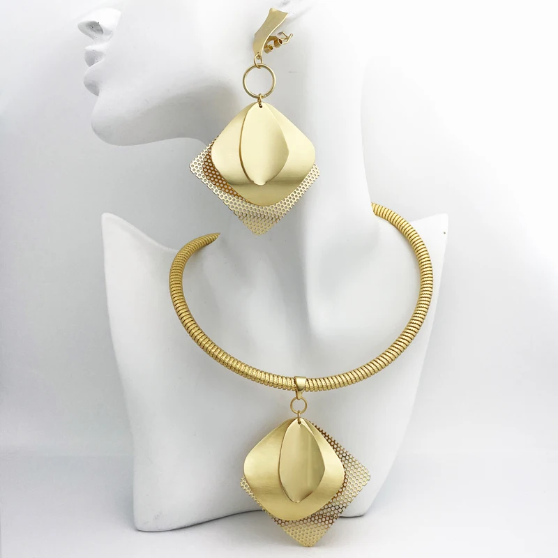 

Dubai Gold Color Jewelry Set For Women Chain Necklace Irregular Shape Big Pendant Earrings Set Wedding Party Gifts