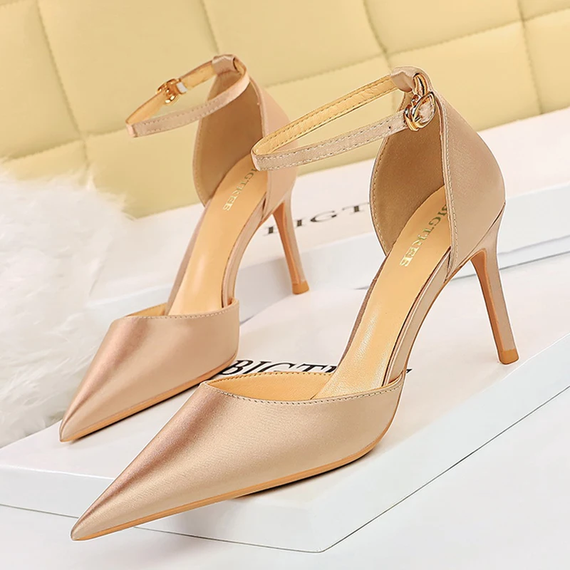 

2022 Summer Elegant Women Silk Champagne Heels Sandals 8cm Pencil High Heels Sandals Closed Toe Sandals Wedding Shoes Plus Size