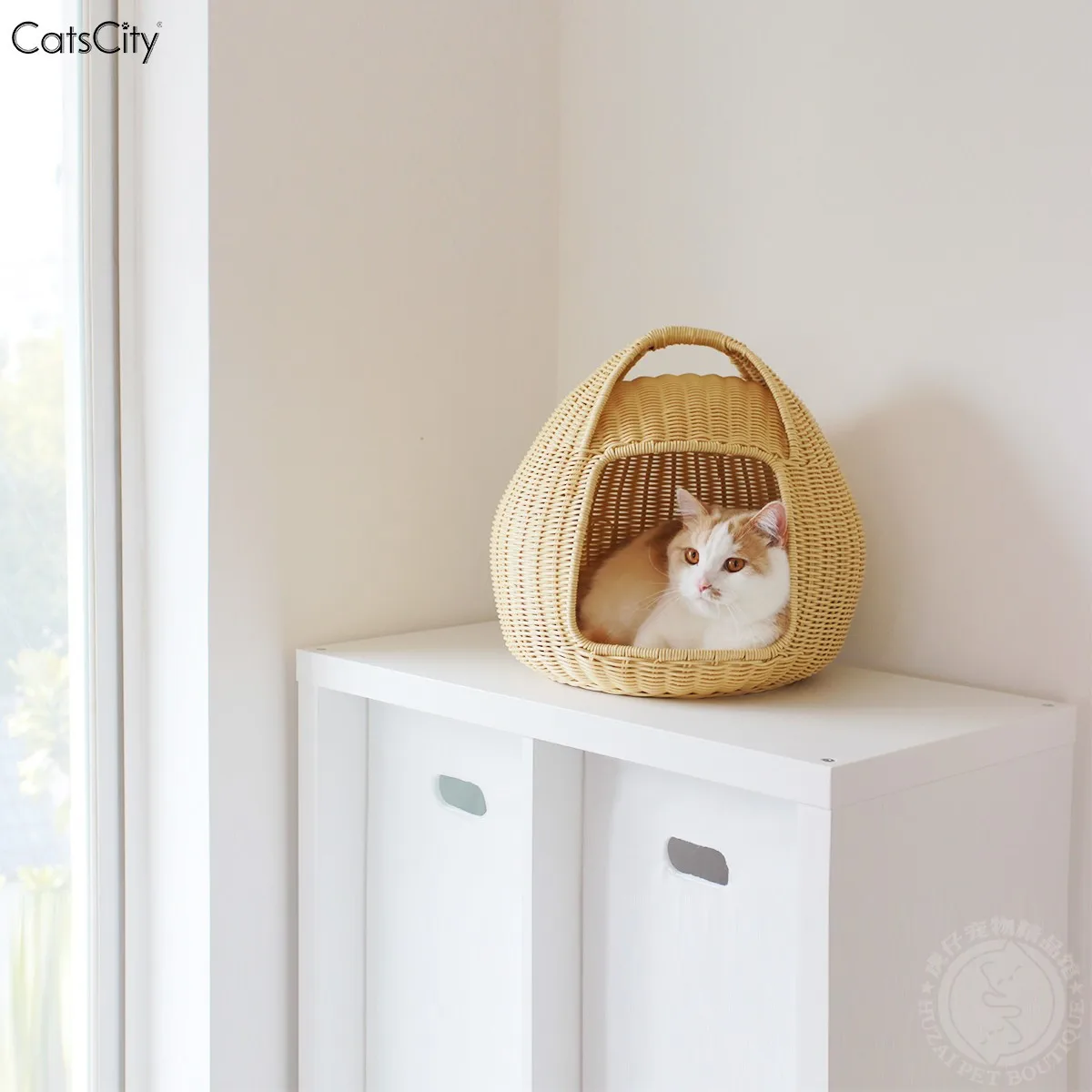 

Design handmade rattan warm cat nest cat bed in autumn and winter four seasons universal breathable cat basket.