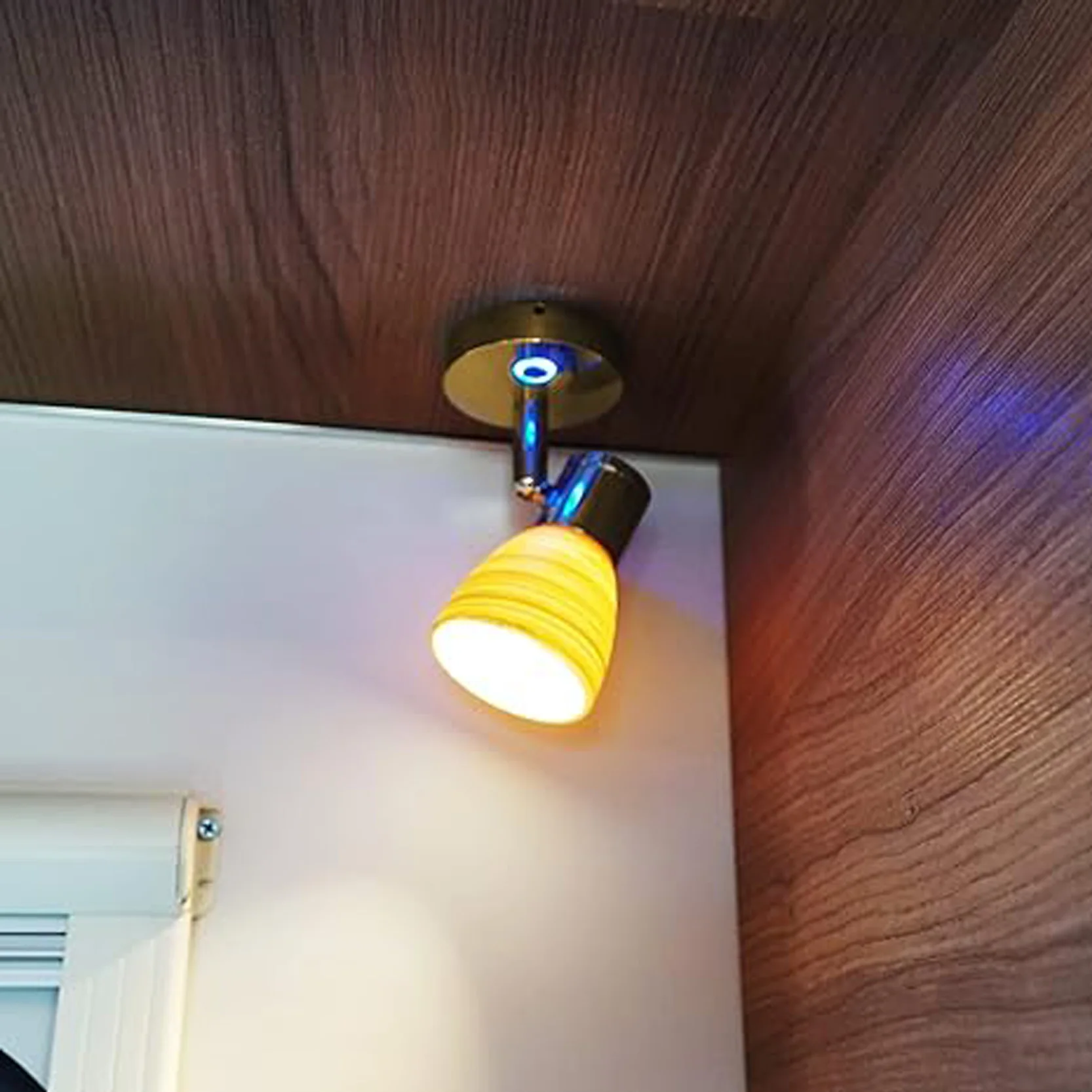 Фото THALASSA RV 12 Вольт Лампы для чтения с USB-портом Внутреннее освещение для лодки Прикроватная лампа для кабины Кемпер Караван Дом на колесах Внутреннее освещение №3