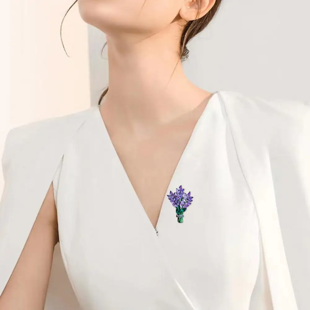 

Faux Flower Brooch Elegant Lavender Brooch Fashionable Flower Pin for Women Girls Business Suit Accessory Jewelry Gift Lavender