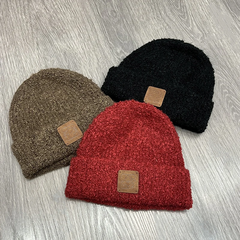 2024 новая кожаная шерстяная шапка с биркой женская осенне-зимняя теплая