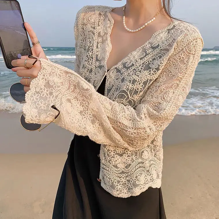 

Женский кружевной кардиган, белый прозрачный Укороченный кардиган в стиле бохо, на пуговицах, с длинным рукавом, лето-осень 2022