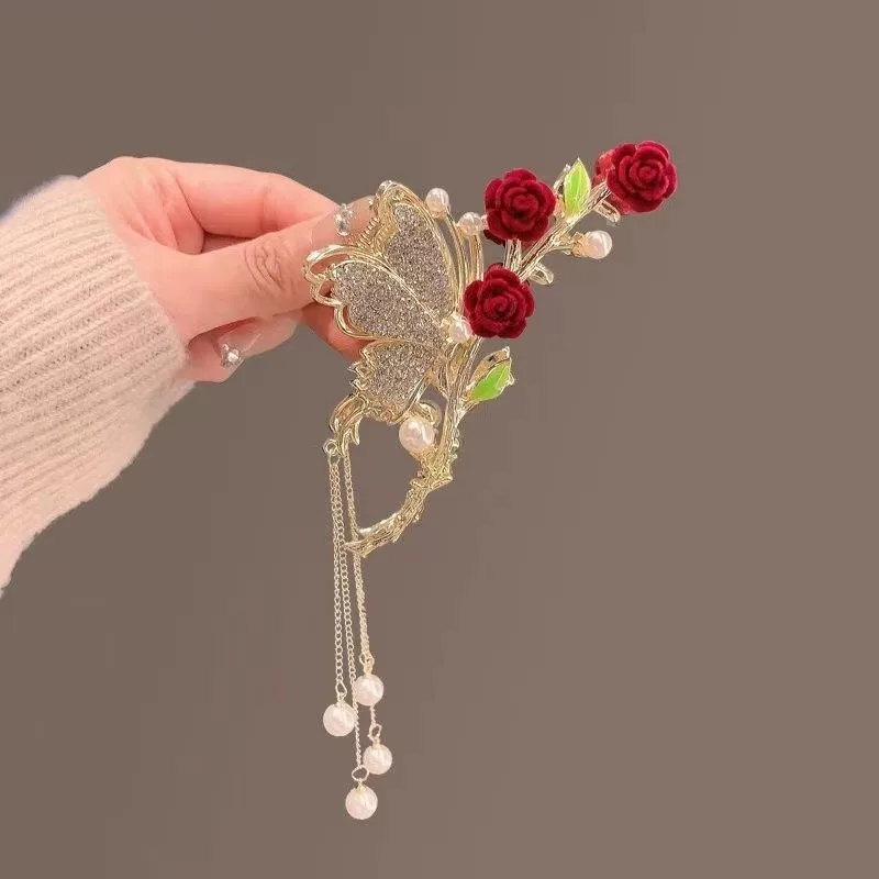 Рисунок 5 - Женская заколка для волос с кристаллами