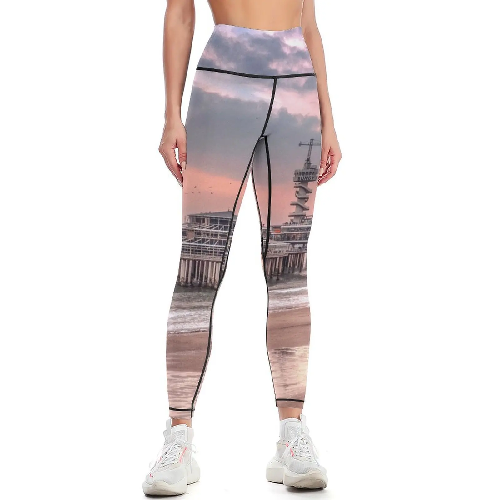 Спортивные штаны и леггинсы с эффектом пуш-ап