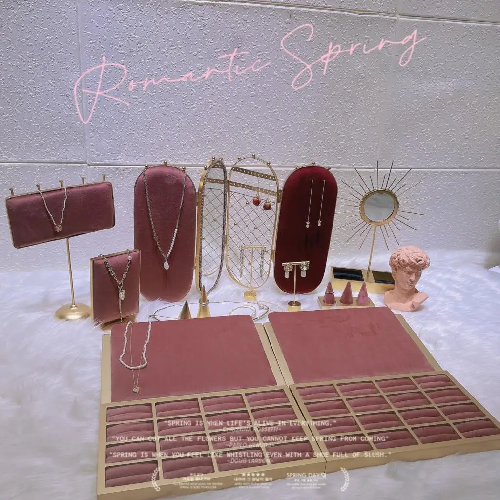 

Импортная серия из голландского бархата изящных розовых сережек ОЖЕРЕЛЬЯ Демонстрационный стеллаж для магазина Демонстрационный набор