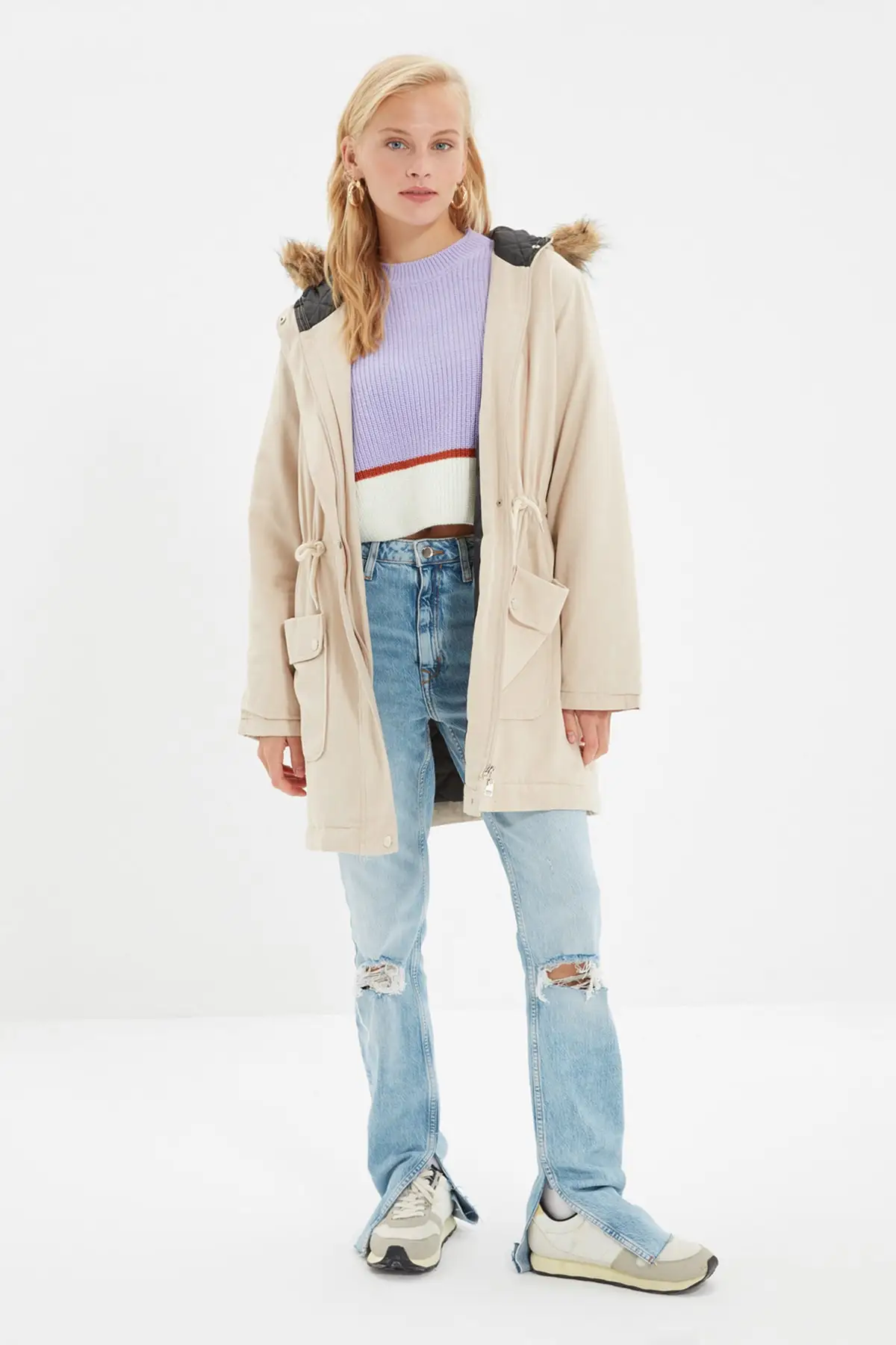 

Trendyol Fur Hooded Articulated Shirred Coat TWOAW22KB0243