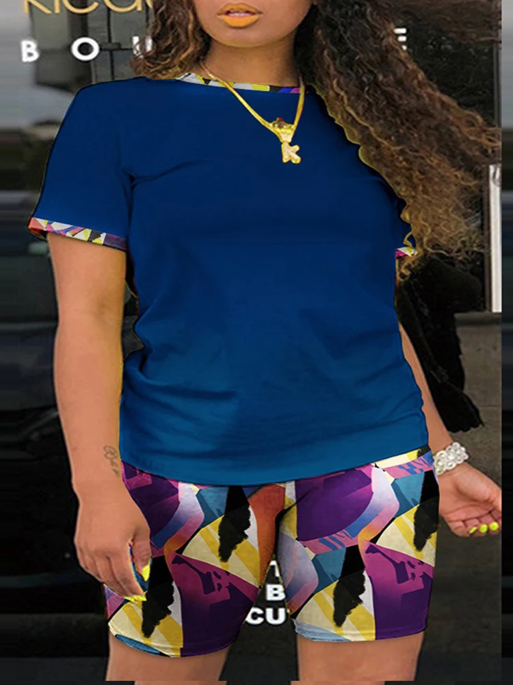 

Размера плюс Faith плавильные цвета повседневный топ и шорты с принтом