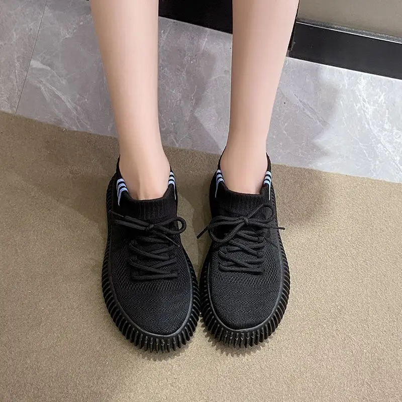 2023 Summer New Socks Flyknit Shoes Women's Breathable Student Casual Shoes Women's Running Sports Shoes