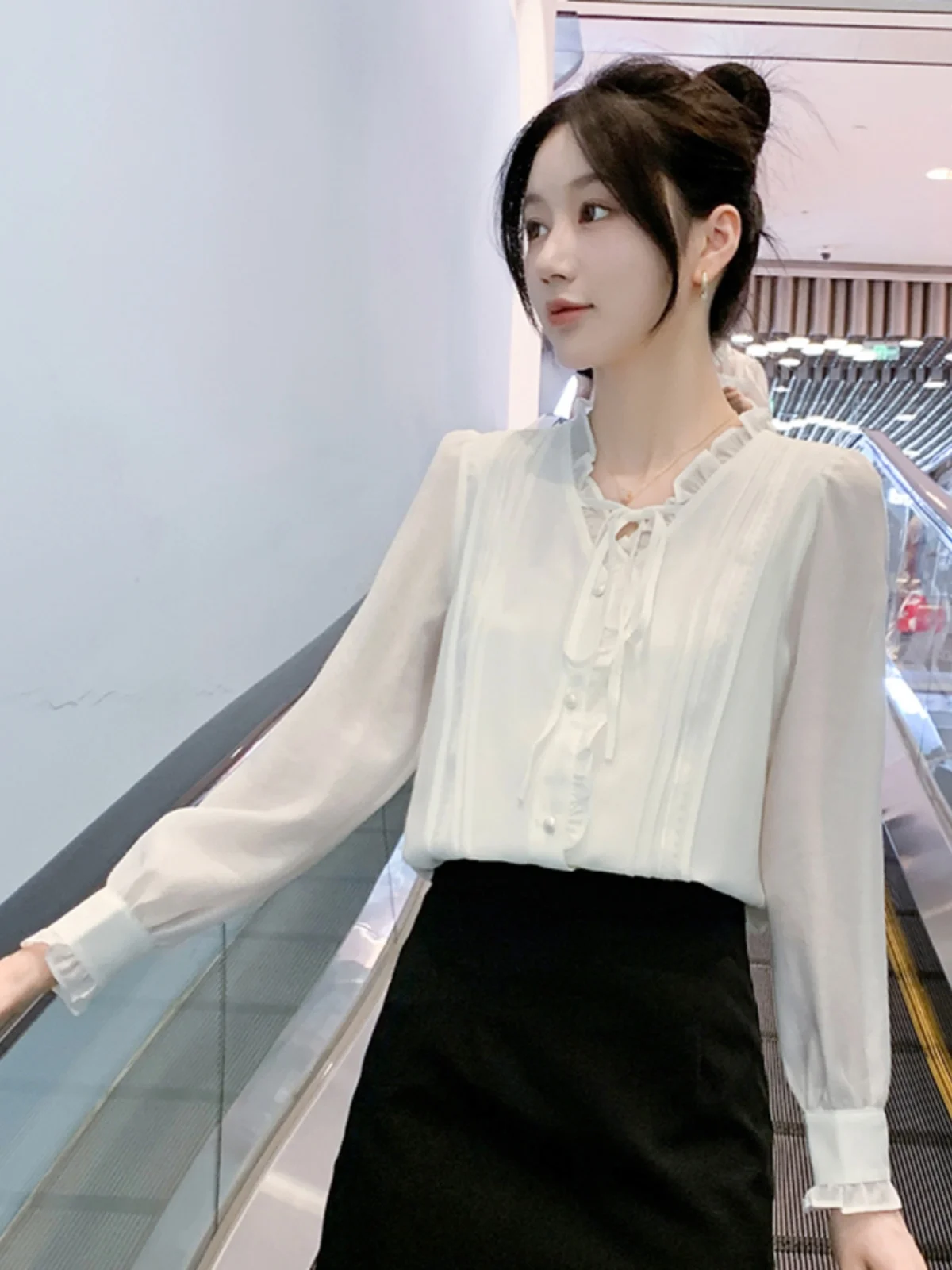 Дизайнерская белая рубашка женская осень 2023 осенняя новая внутренняя одежда