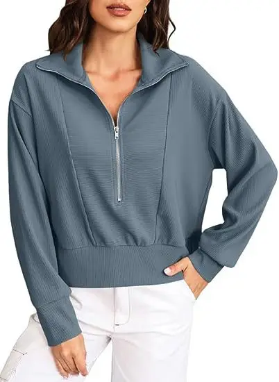 Рисунок 6 - Женская однотонная толстовка с воротником-стойкой