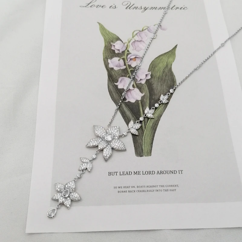 

Женское колье из серебра 925 пробы, с цветком