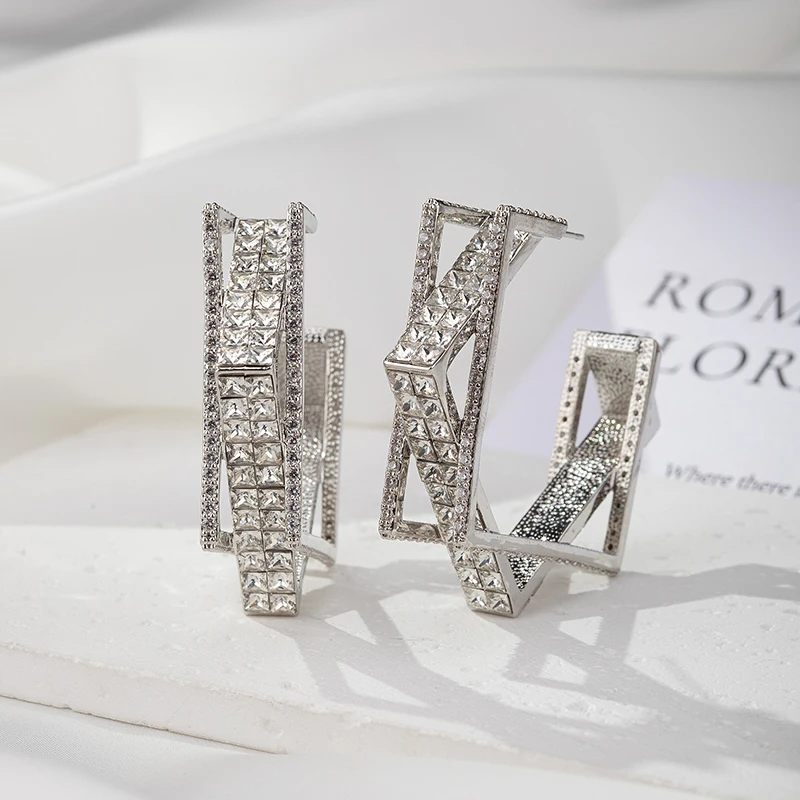 Большие круглые серьги-кольца SENYU с фианитами класса ААА