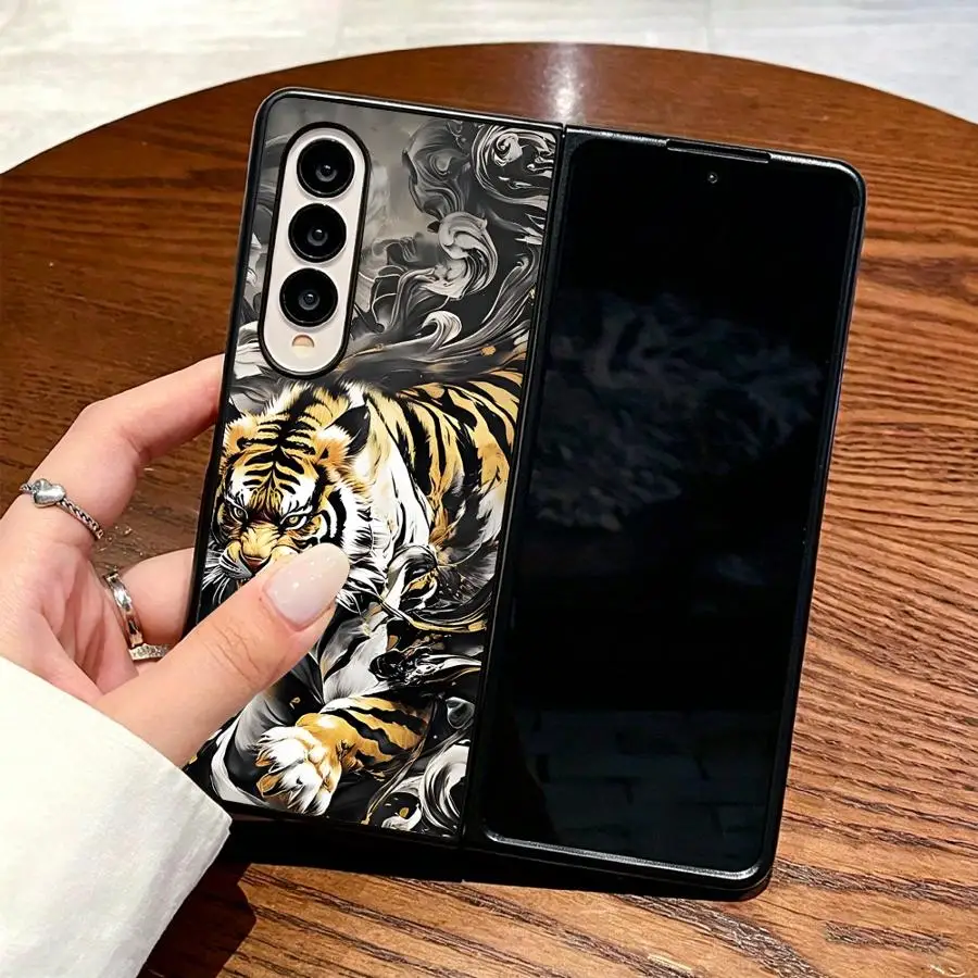 Фото Чехол для телефона Ukiyo E Tiger для Samsung Galaxy Z Flip 7 6 5 4 3 Z Fold 7 6 5 4 3 №1