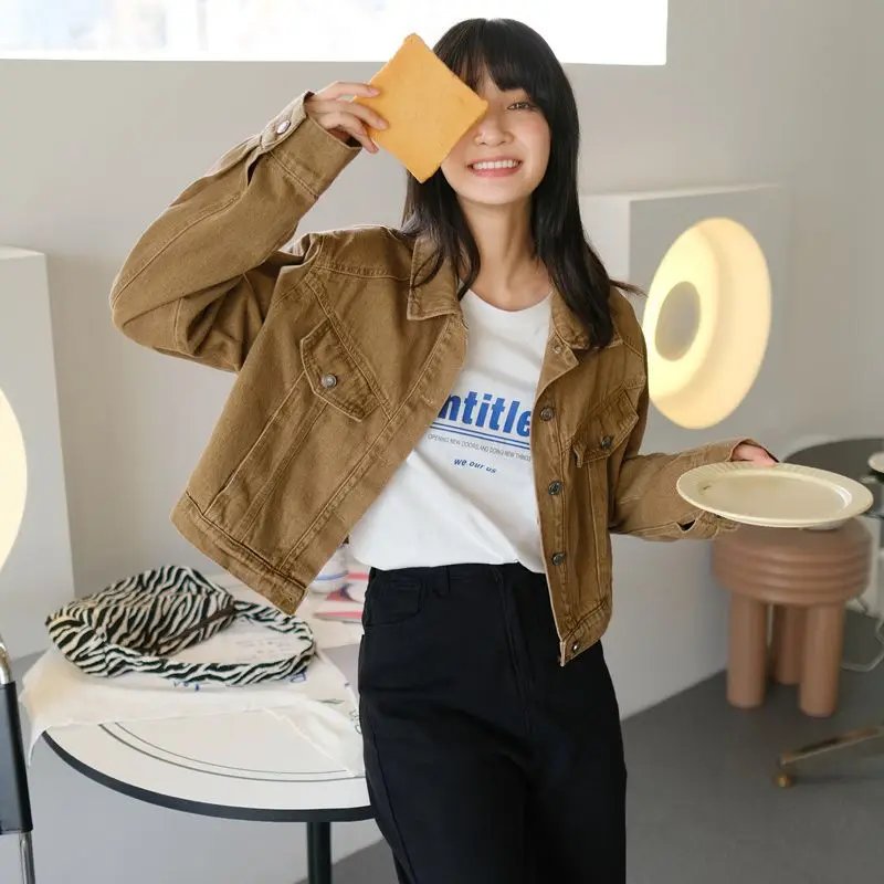 

Spring And Autumn New Retro Denim Coat Simple Cool Women Short Tide Ins Small Jacket Top Vintage Loose Metal Button Lapel 3D Cut