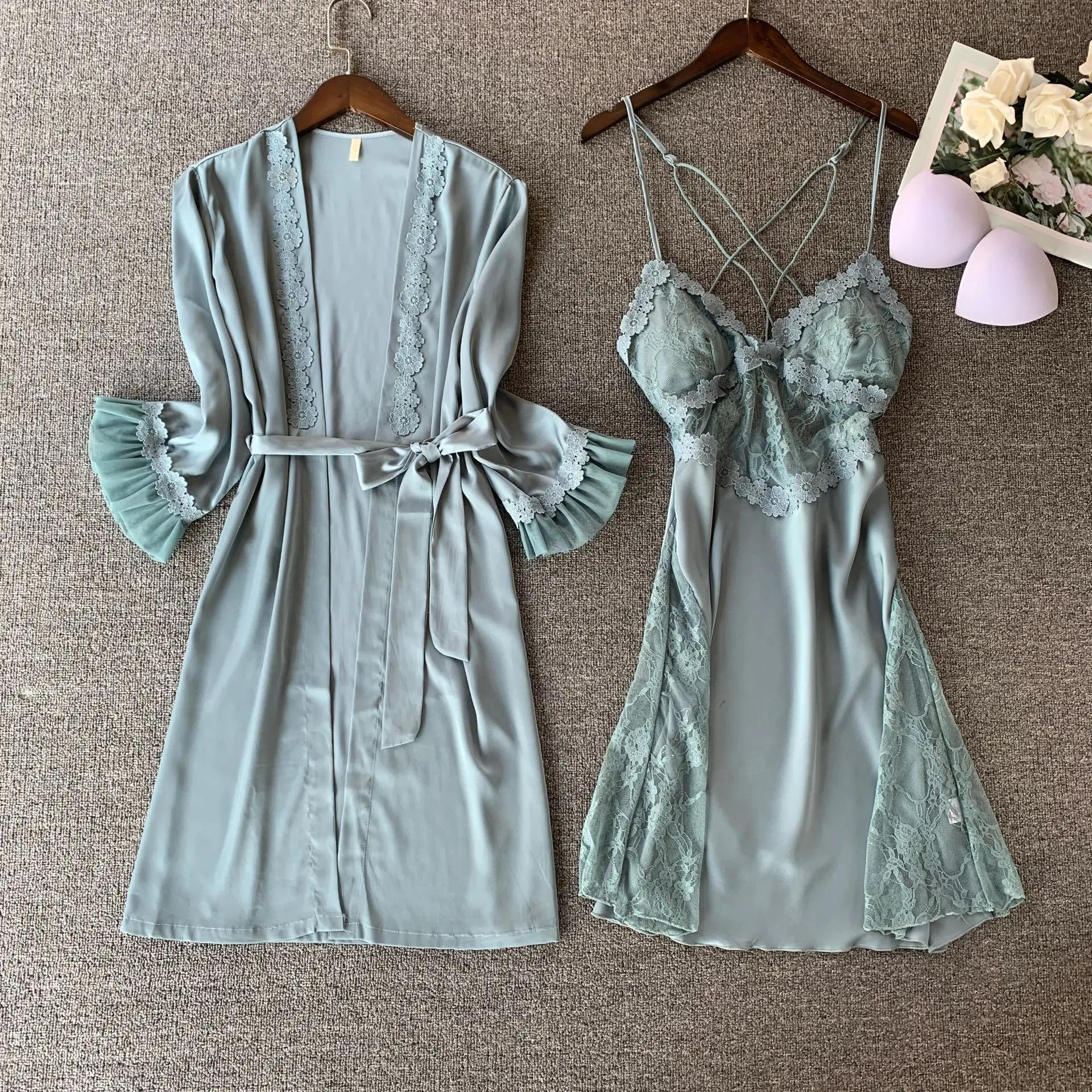 

Lace Patchwork Bride Bridesmaid Wedding Robe Satin Robe Set For Women Sleepwear Bathrobe Sexy Nightdress Home Dressing Gown