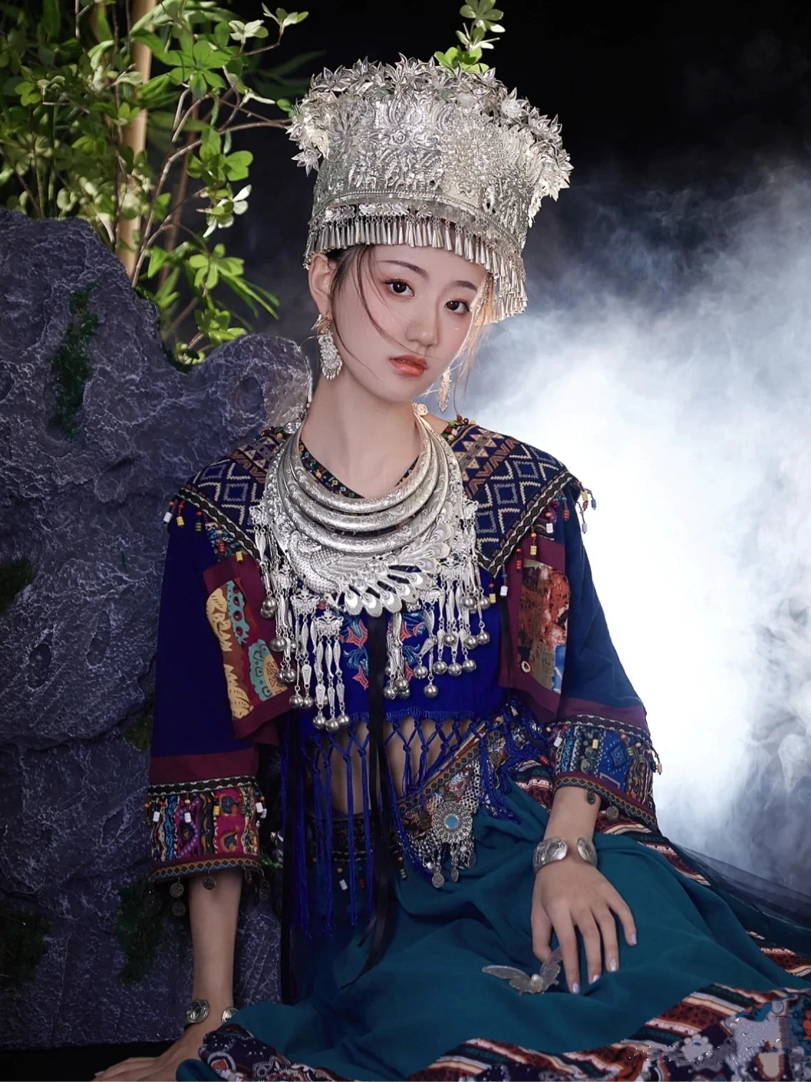 Китайская одежда Miao экзотическая фотография в этническом стиле Yunnan Xishuangbanna