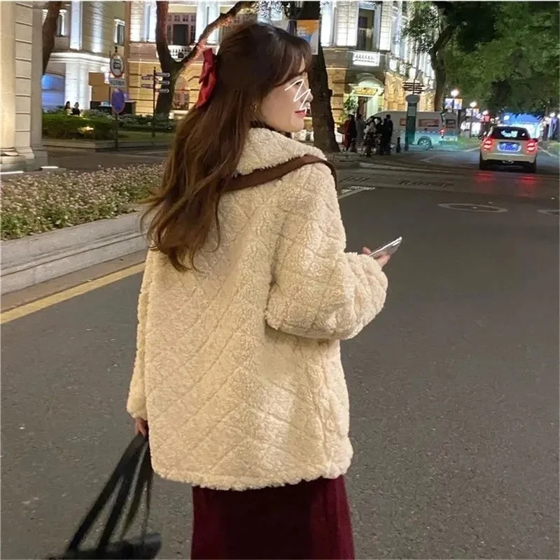 2021 Autumn and Winter Diamond Lattice Thick Lamb Fur Fur Coat Women's Bow Shawl Street Fashion Long-sleeved Women's Clothing