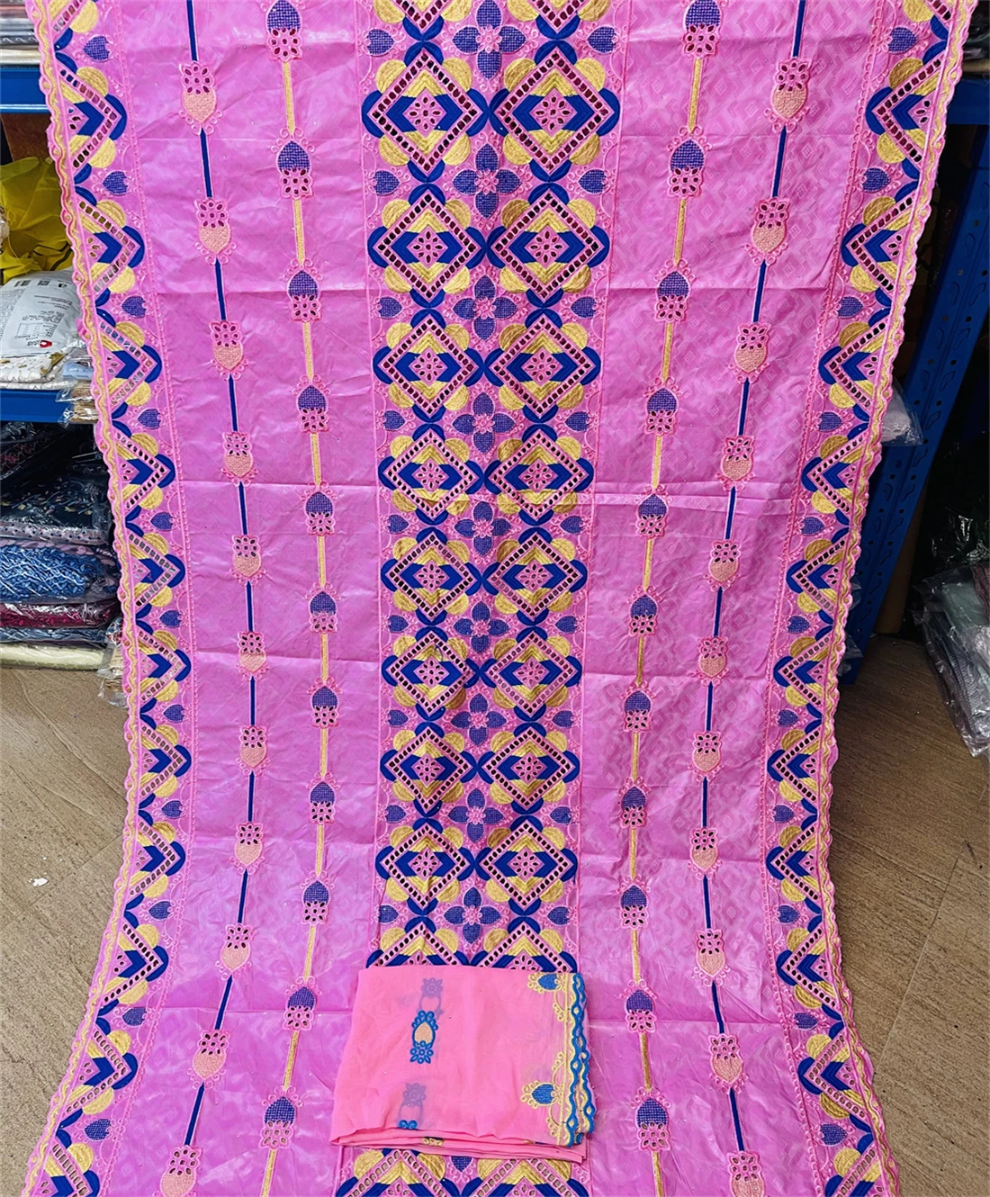 

Женское платье с вышивкой и шарфом, 5 + 2 ярда