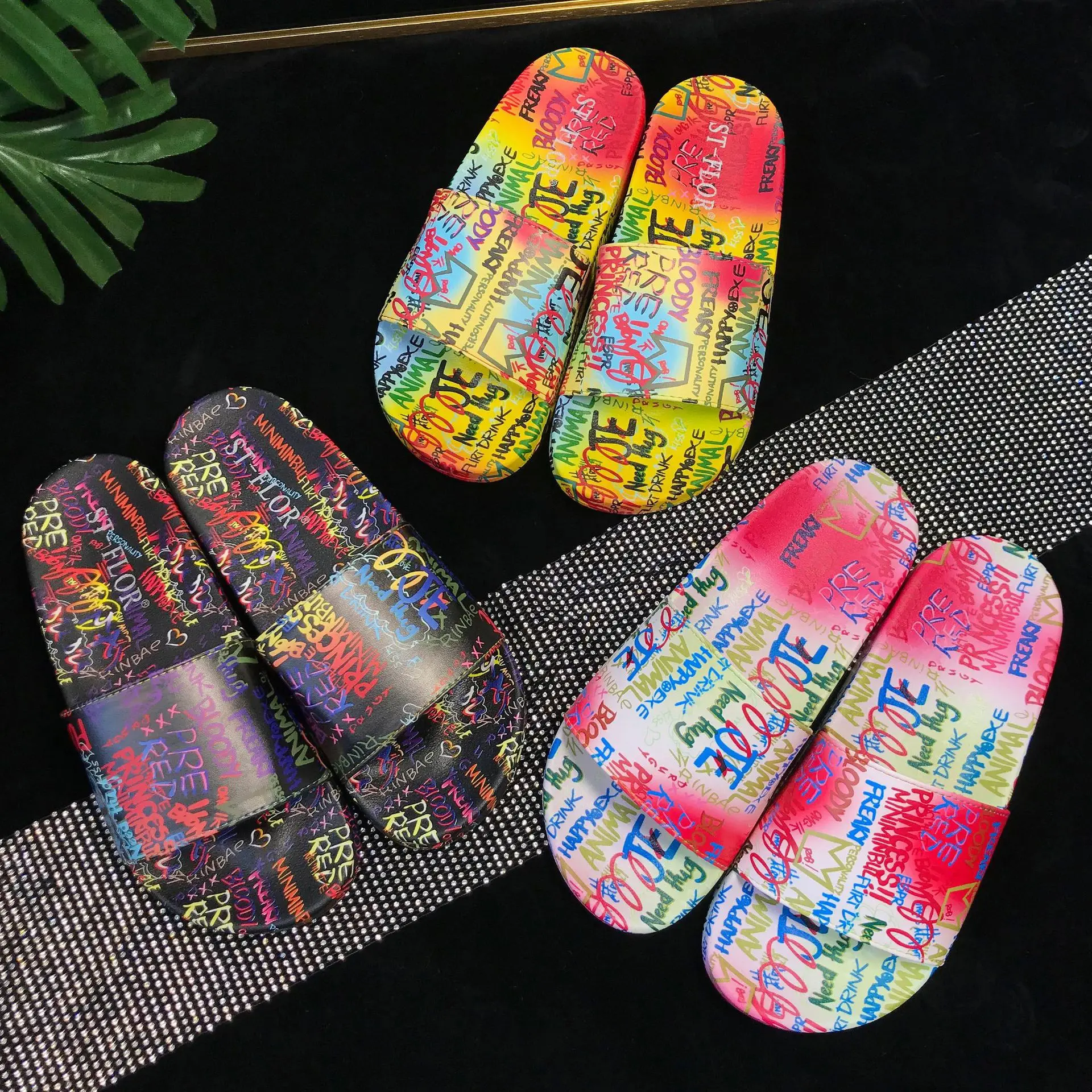 

Women's New Summer Fashion Dress Color Creative Graffiti One Word Flat Flat Slippers Slippers Female Outdoor Slippers Slippers