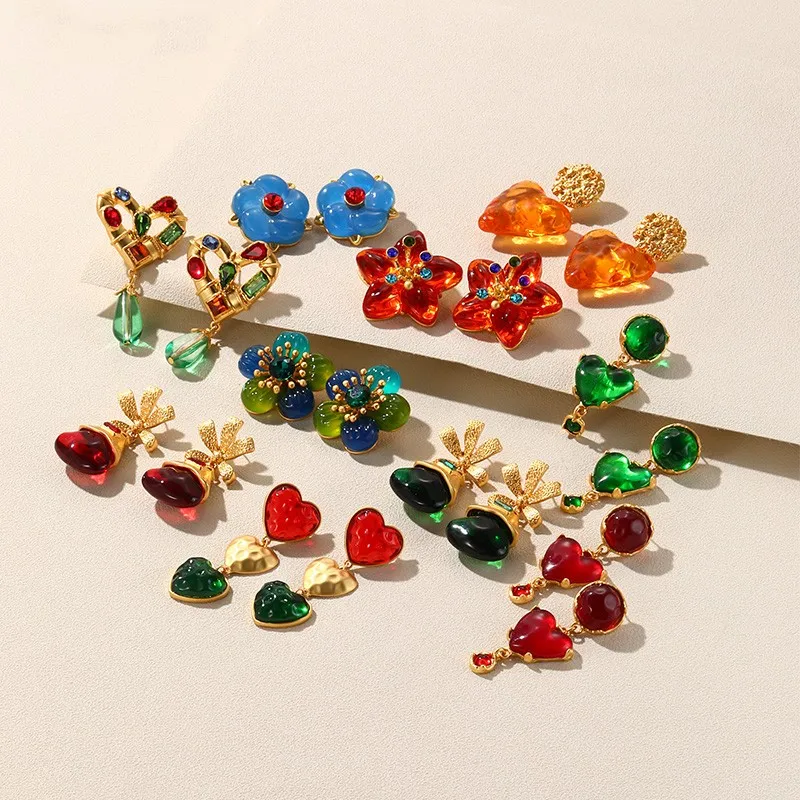 

Medieval Vintage Rhinestone Resin Flower Drop Earrings French Heavy Industry Heart Dangle Earring for Women Banquet Jewelry