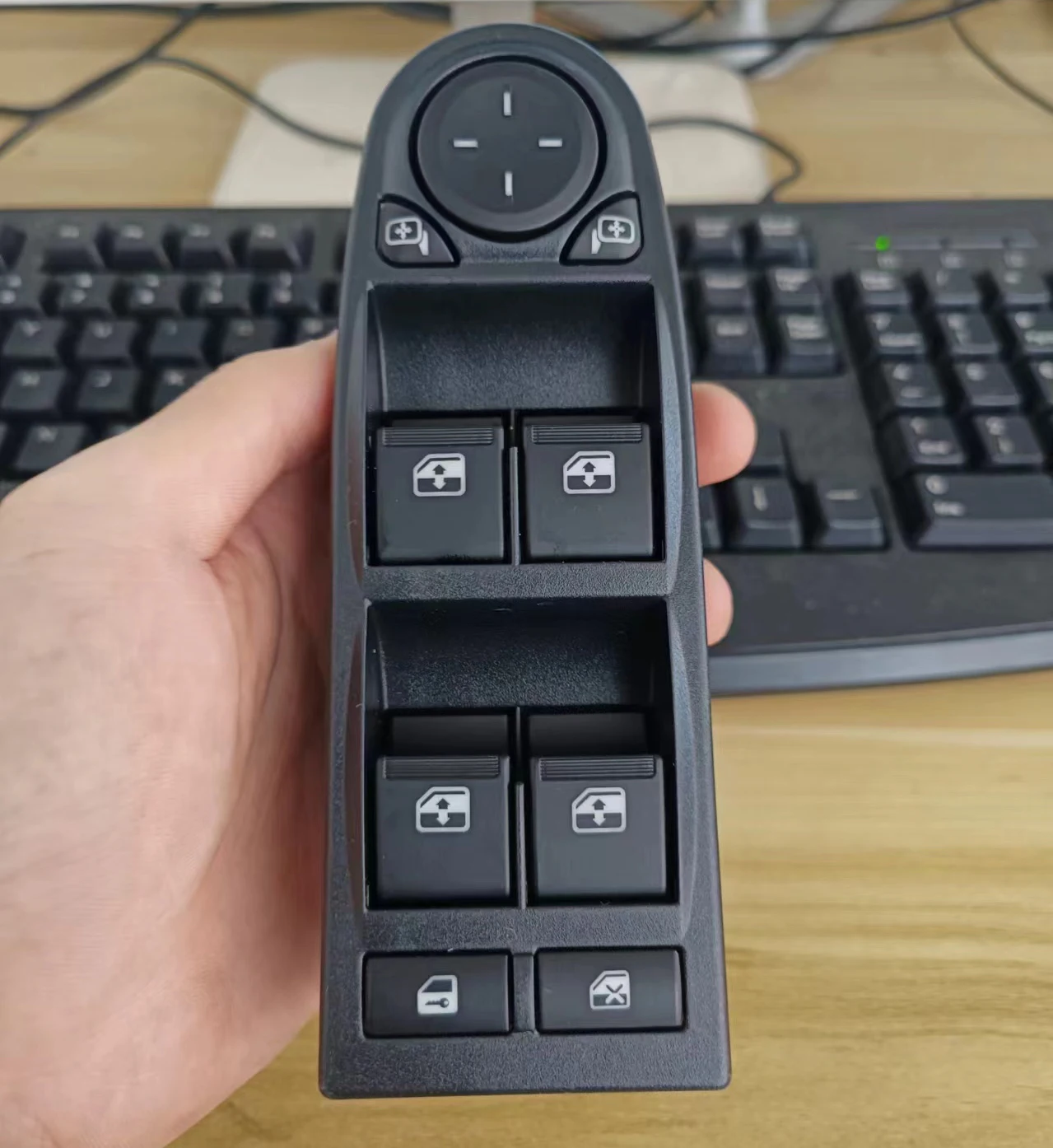 

3163-3769100 Переключатели для окна UAZ patriot, электрические переключатели для двери водителя UAZ Patriot, кнопка для регулировки зеркала Модуль управления стеклоподъемниками Патриот с 2013 года по настоящее время