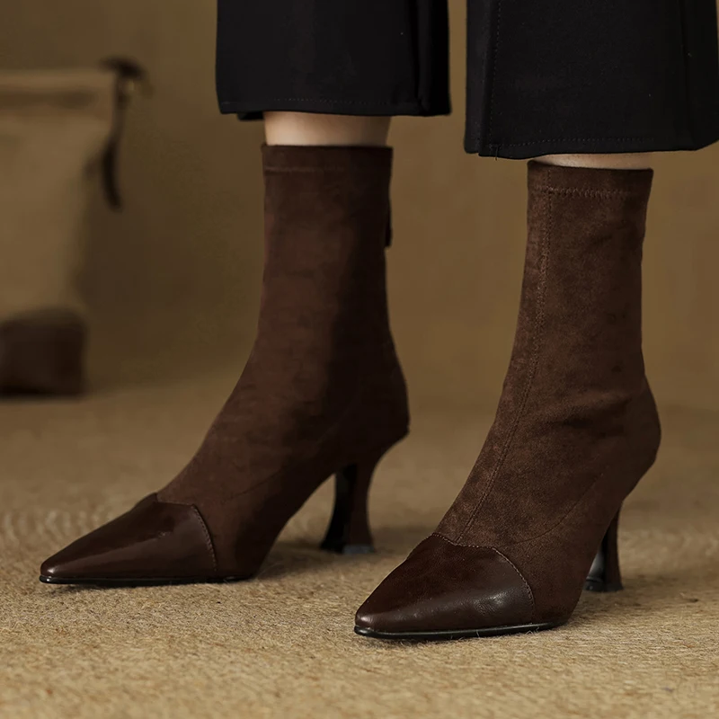 QUTAA 2320. Женские ботильоны. Женская обувь. Короткие эластичные ботинки с острым