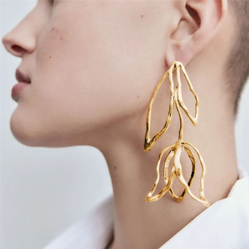 

Retro Earrings for Woman Fashion Party Exaggerated Jewelry Holiday Golden Flower