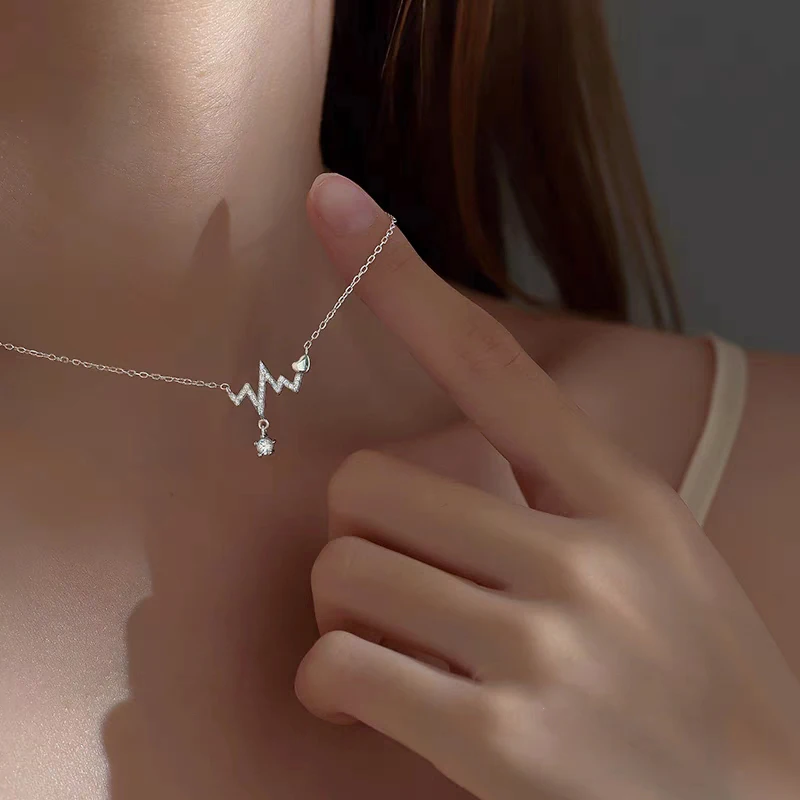 

Elegant Love Clavicle Necklace Shiny Trendy Zircon Heartbeat Pendants Chain Choker Women Minimalist Exquisite Ladies Jewelry