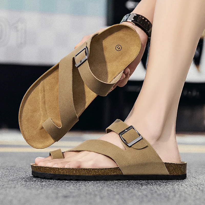 

2023 Summer Fashion Trend Slippers Soft Comfortable Men's Open-toed Beach Shoes Simple All-match Buckle Outdoor Male Slippers