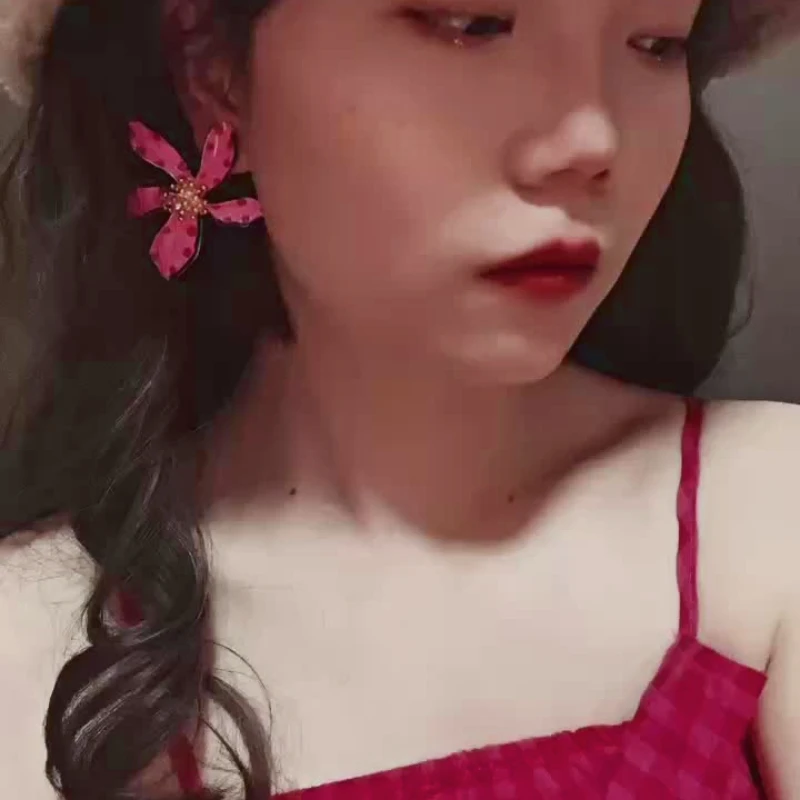 

2023 New Style Colorful Sweet Earrings Wholesale