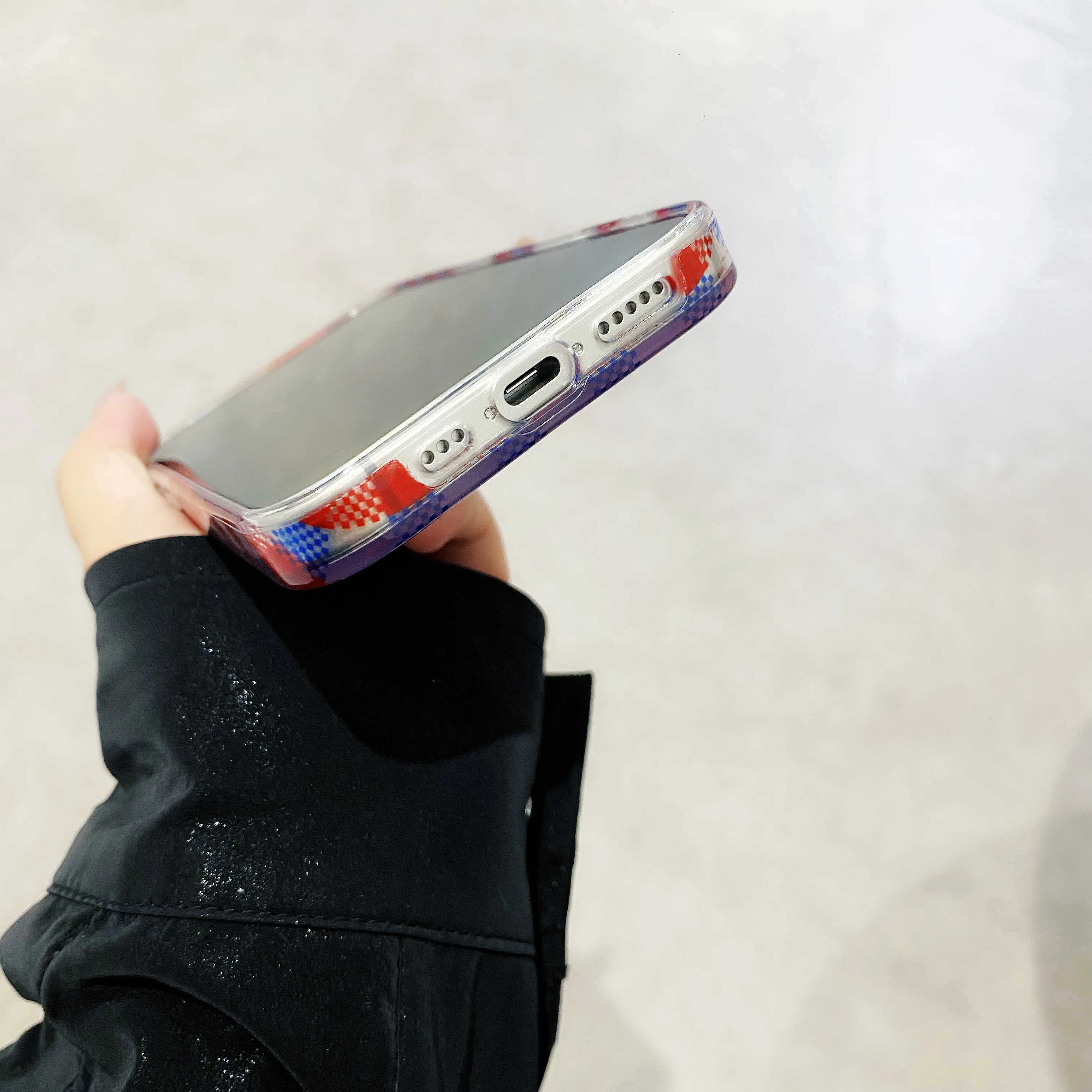 Чехол для телефона с градиентной волнистой текстурой три цвета шашки сердце