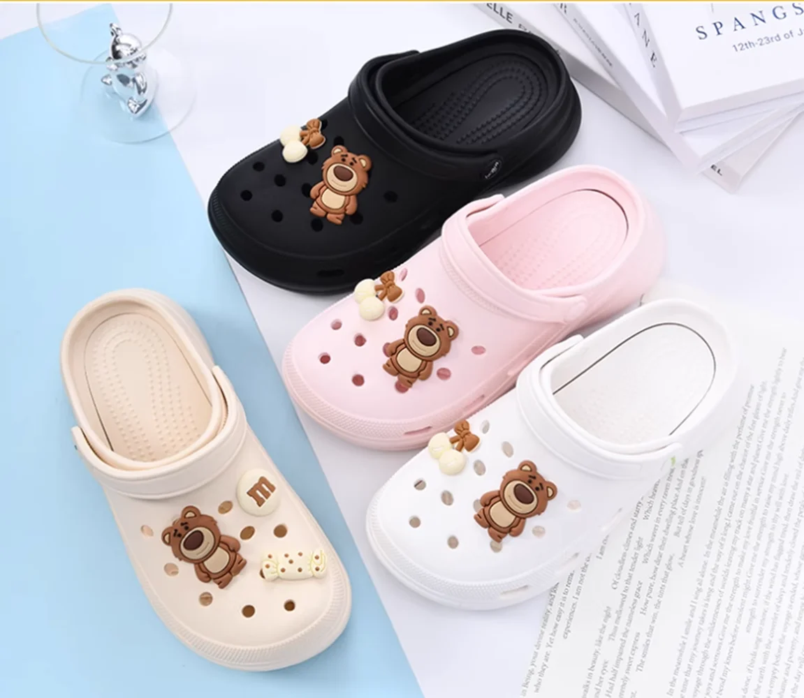 

2023 female summer wear increased web celebrity fashion baotou half slippers thick bottom trample shit feeling antiskid beach sa