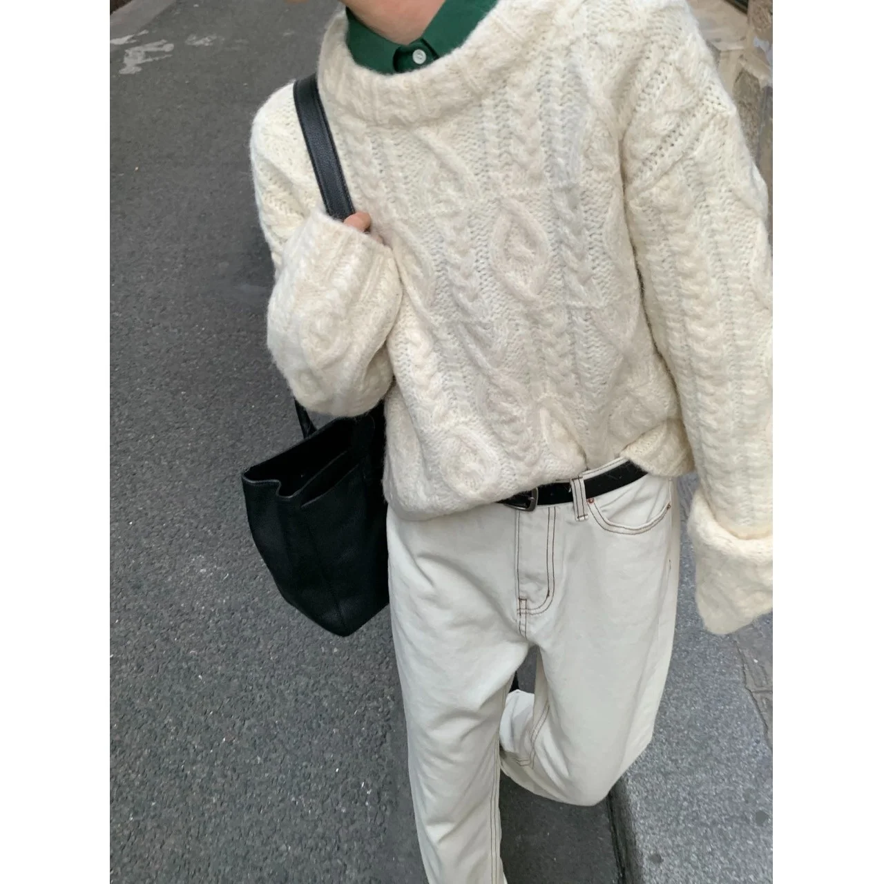 Осень и зима 2024 новый свободный пуловер с длинными рукавами карамельным цветом в