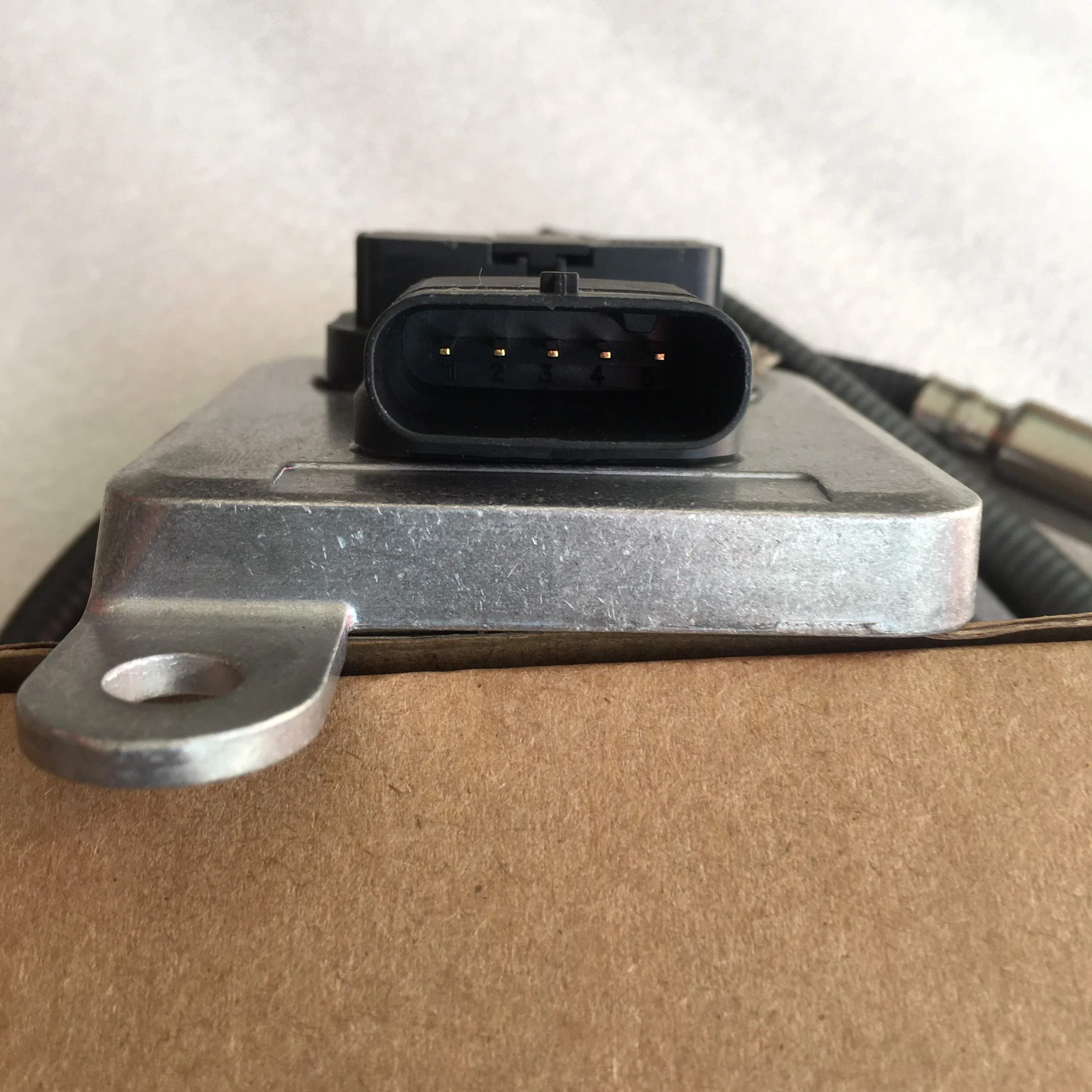 

High Quality Brand New Universal Nitrogen Oxide Sensor 5WK96683A A0009057100