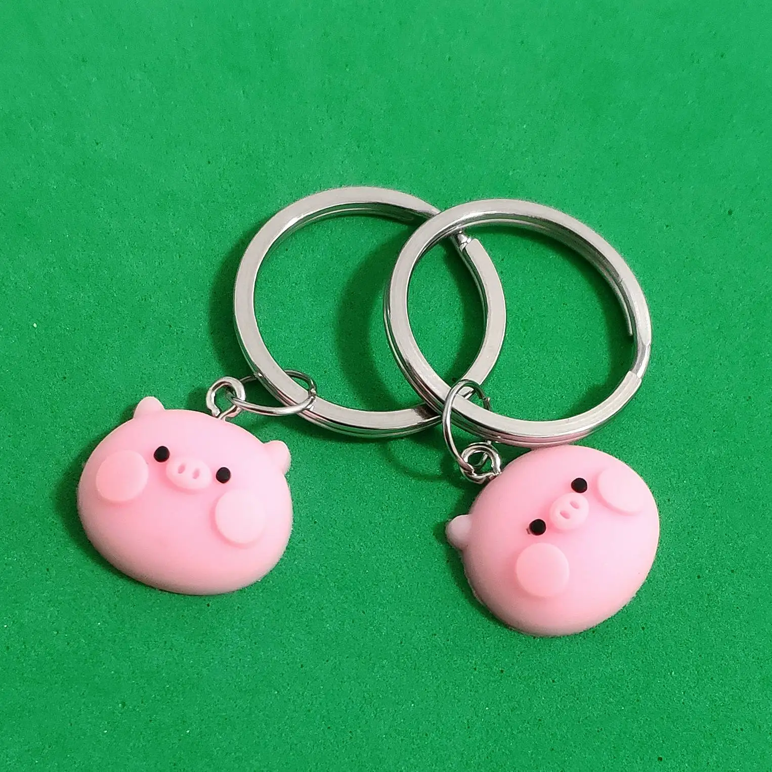 

Cute Keyring Cartoon Carabiner for Keys Pink Couple Gift Birthday Best Friend Children Boys and Girls Pig Head Keychain Car