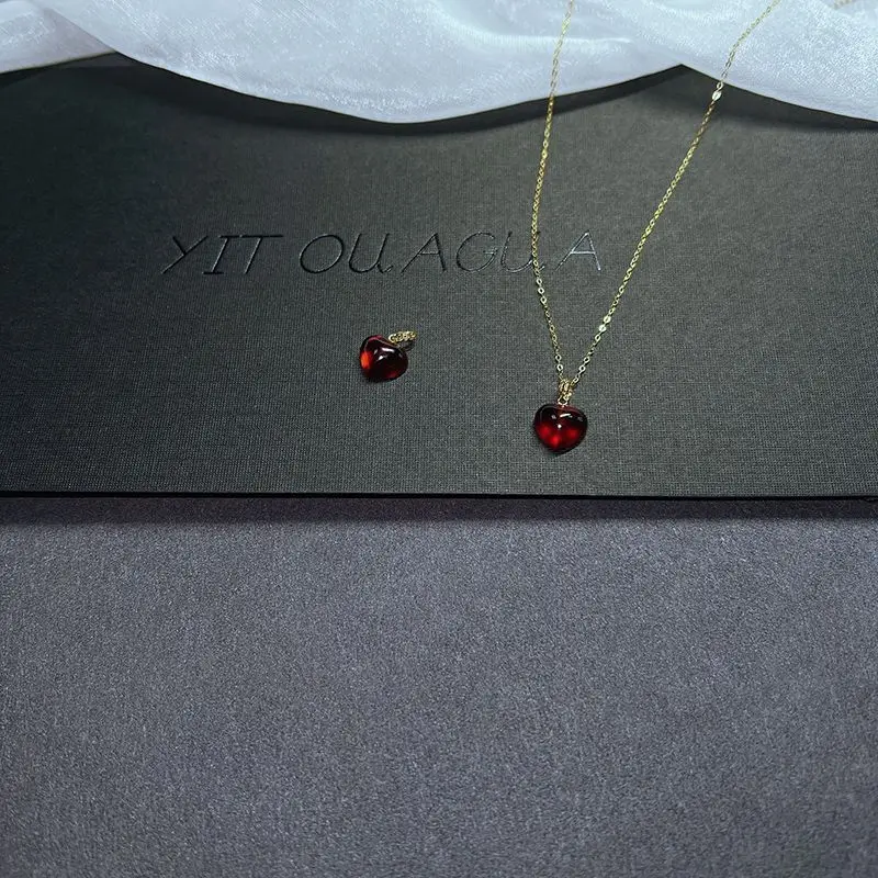 

Gem апельсин, гранат! Подвеска в виде влюбленной головы с отличным уровнем коллекции! Товар должен входить в ювелирные изделия!